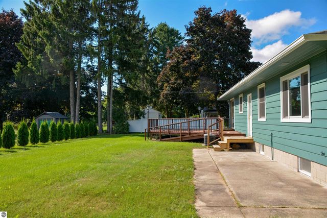 1330 N Orchard Drive, Traverse City, MI 49686