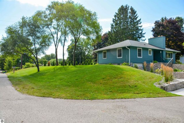 1330 N Orchard Drive, Traverse City, MI 49686