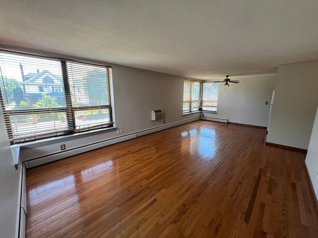 2500 Blaisdell Avenue 211, Minneapolis, MN 55404