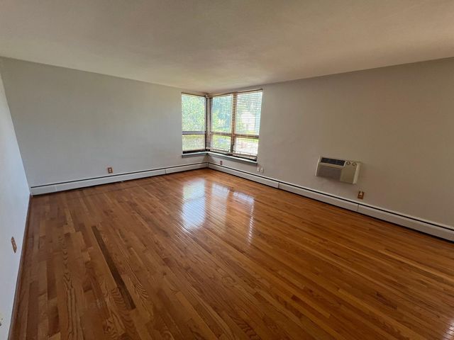2500 Blaisdell Avenue 211, Minneapolis, MN 55404