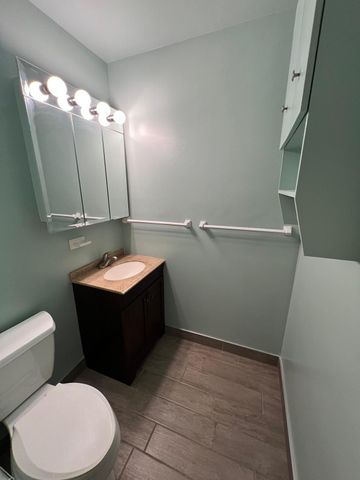 2500 Blaisdell Avenue 211, Minneapolis, MN 55404