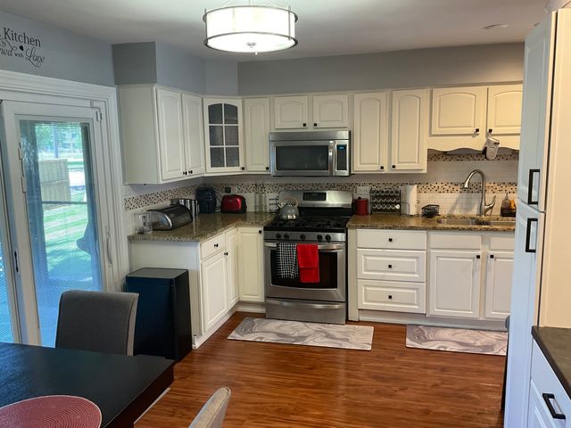 246 S Ingleside Avenue, Glenwood, IL 60425