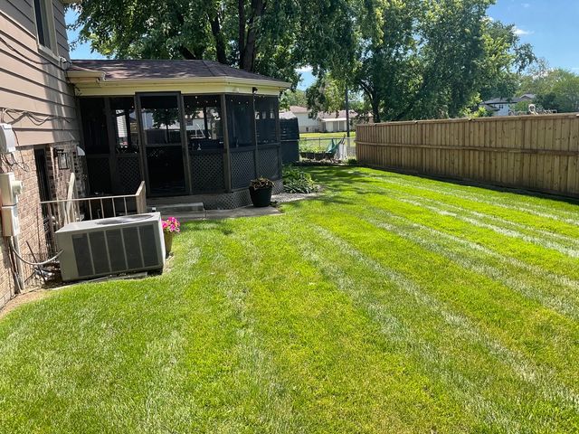 246 S Ingleside Avenue, Glenwood, IL 60425
