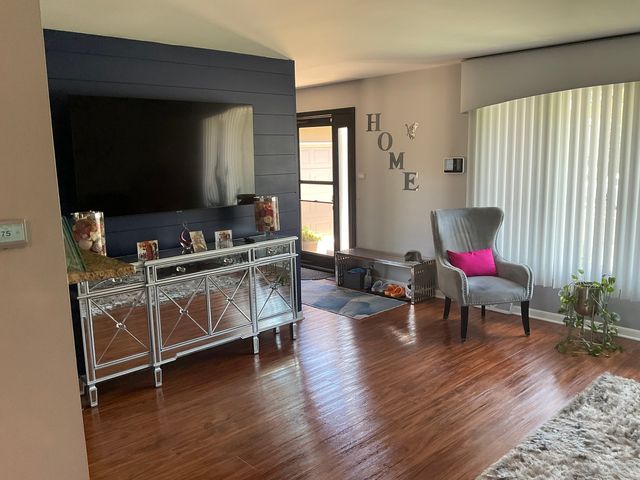 246 S Ingleside Avenue, Glenwood, IL 60425