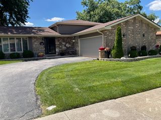 246 S Ingleside Avenue, Glenwood, IL 60425