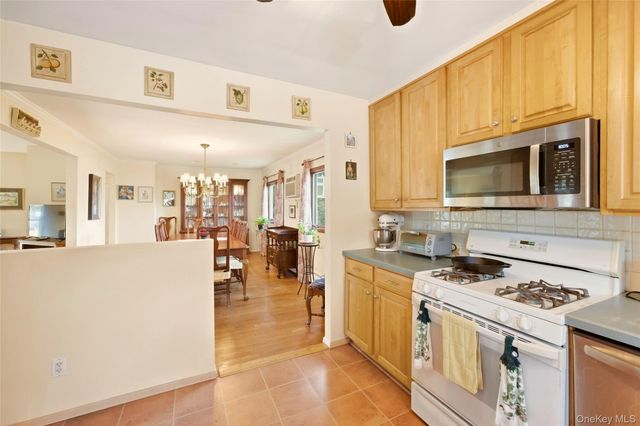44 Dulittle Street, North Babylon, NY 11703