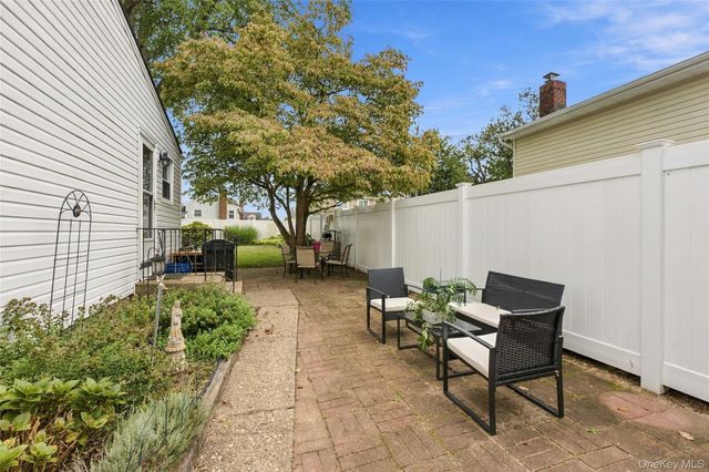 44 Dulittle Street, North Babylon, NY 11703