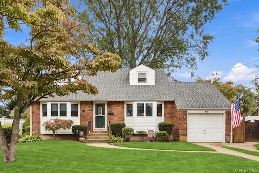 44 Dulittle Street, North Babylon, NY 11703 — exterior