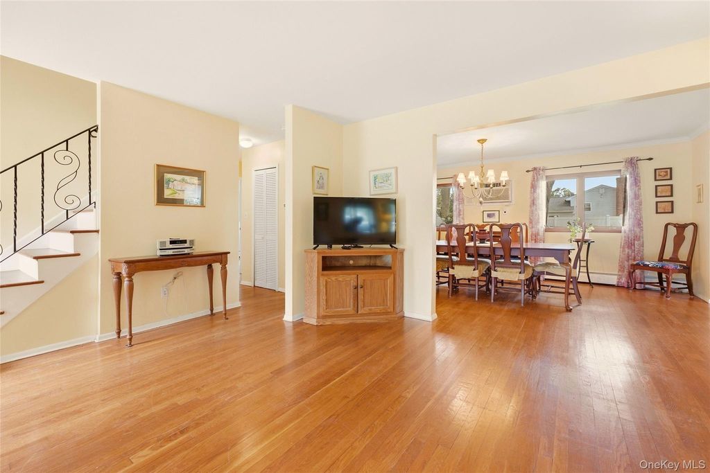 44 Dulittle Street, North Babylon, NY 11703 — photo 3