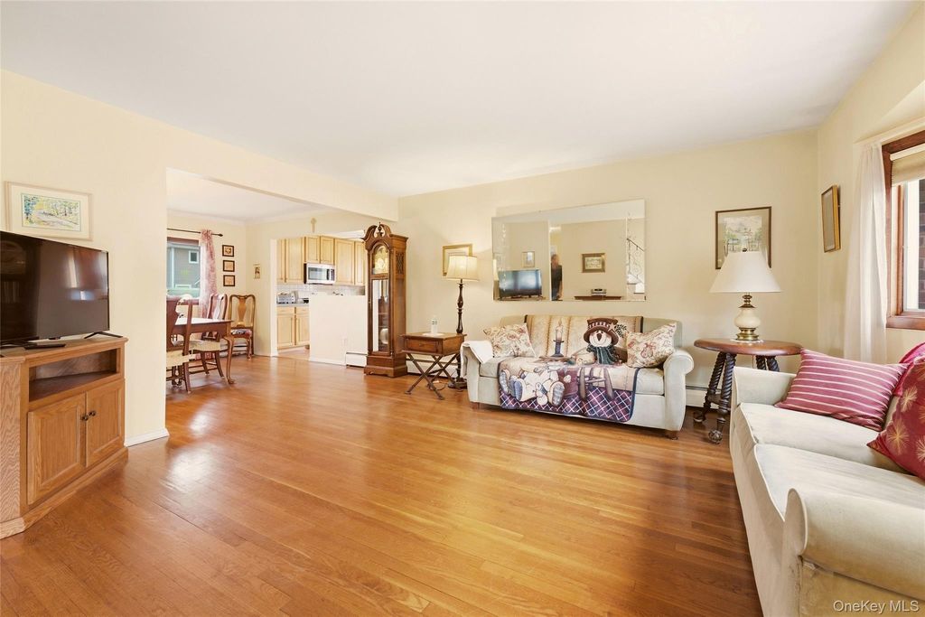 44 Dulittle Street, North Babylon, NY 11703 — photo 4