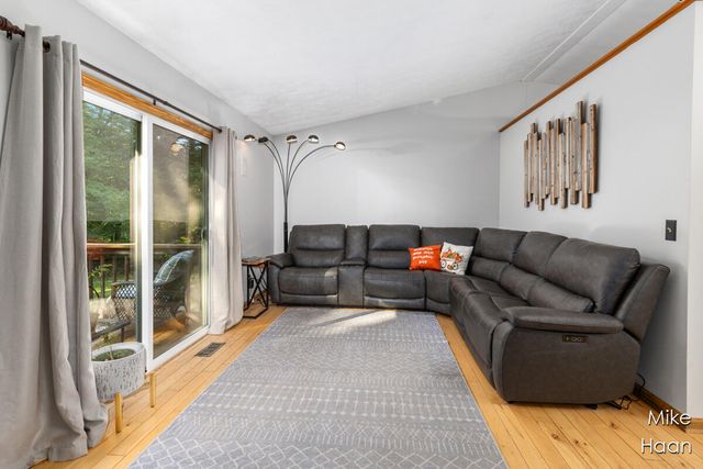 2298 138th Avenue, Dorr, MI 49323