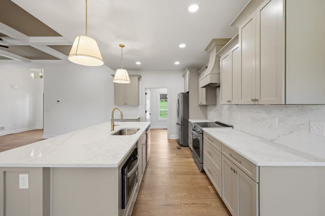 1028 Meadow Ridge Drive, Richmond, KY 40475