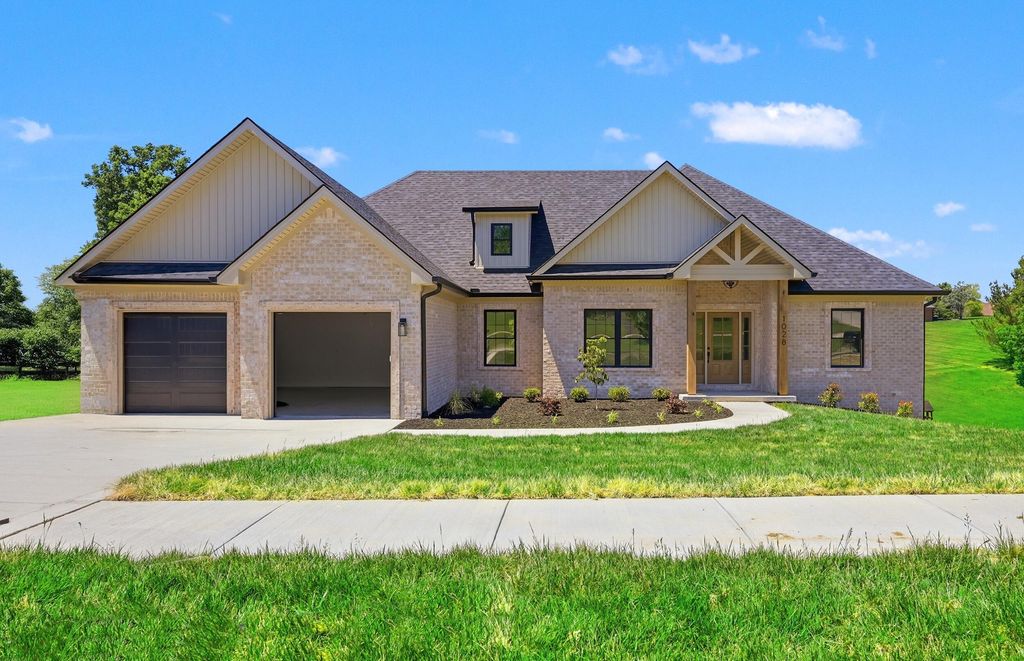 1028 Meadow Ridge Drive, Richmond, KY 40475