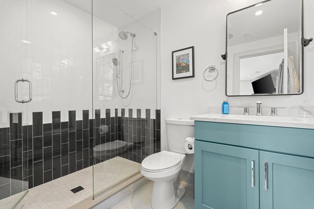 251 Minot St 6, Boston, MA 02124
