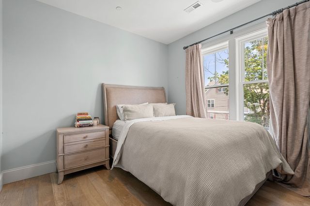 251 Minot St 6, Boston, MA 02124