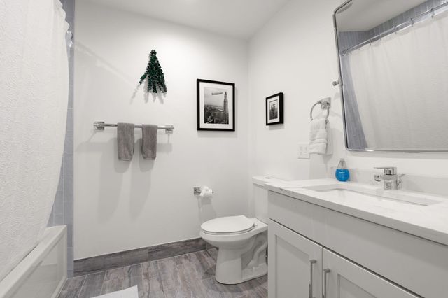 251 Minot St 6, Boston, MA 02124