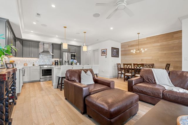 251 Minot St 6, Boston, MA 02124