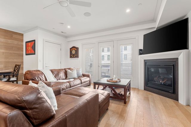 251 Minot St 6, Boston, MA 02124