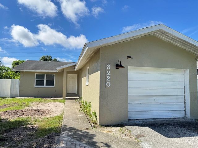 3218 68TH AVENUE N, St Petersburg, FL 33702