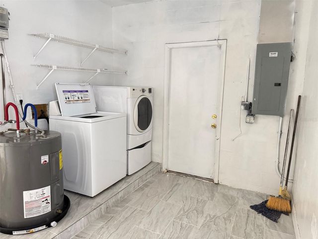 3218 68TH AVENUE N, St Petersburg, FL 33702