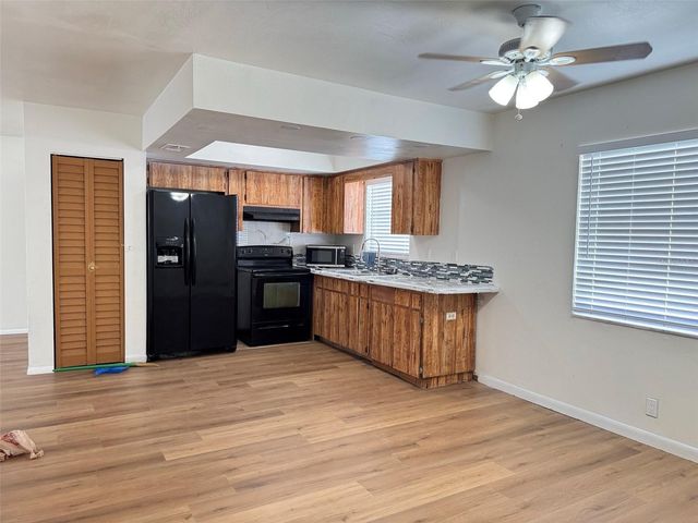 3218 68TH AVENUE N, St Petersburg, FL 33702