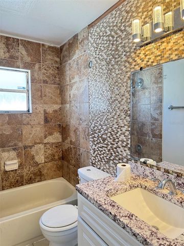 3218 68TH AVENUE N, St Petersburg, FL 33702