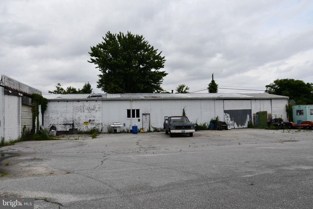 305 N VIRGINIA AVE, Carneys Point, NJ 08069