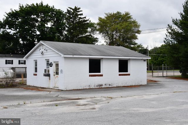 305 N VIRGINIA AVE, Carneys Point, NJ 08069