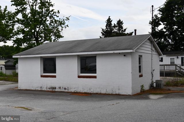 305 N VIRGINIA AVE, Carneys Point, NJ 08069