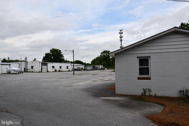 305 N VIRGINIA AVE, Carneys Point, NJ 08069