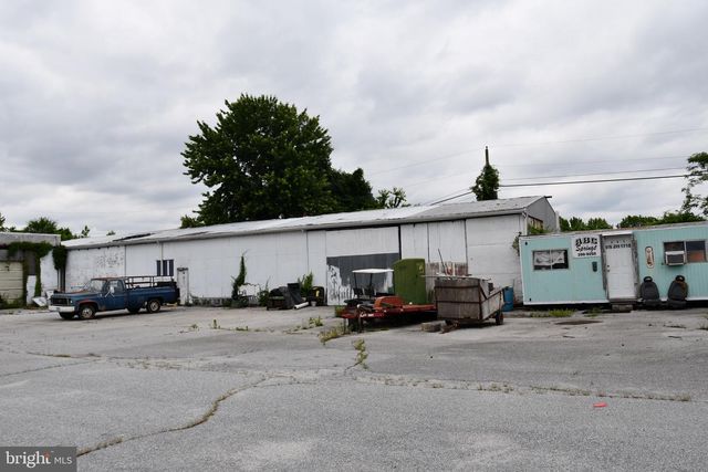 305 N VIRGINIA AVE, Carneys Point, NJ 08069