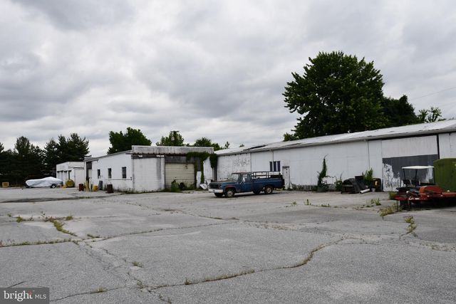 305 N VIRGINIA AVE, Carneys Point, NJ 08069