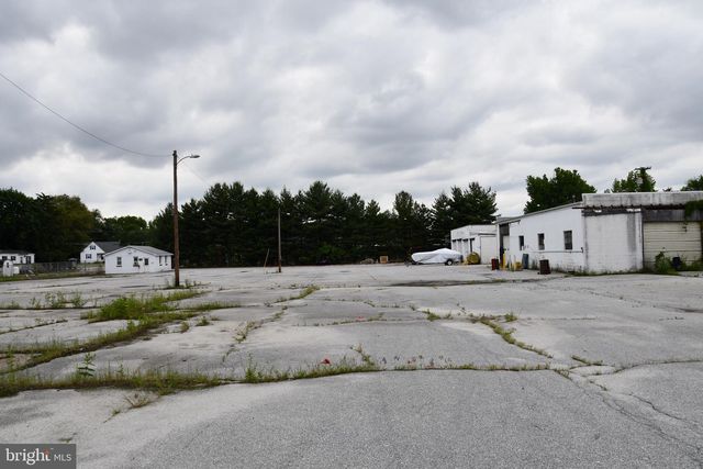 305 N VIRGINIA AVE, Carneys Point, NJ 08069