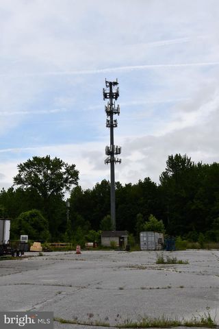 305 N VIRGINIA AVE, Carneys Point, NJ 08069