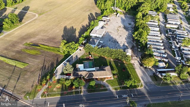 305 N VIRGINIA AVE, Carneys Point, NJ 08069