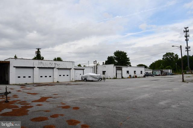 305 N VIRGINIA AVE, Carneys Point, NJ 08069