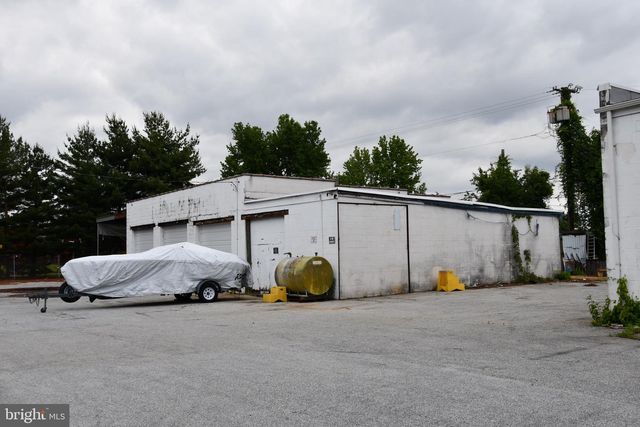 305 N VIRGINIA AVE, Carneys Point, NJ 08069