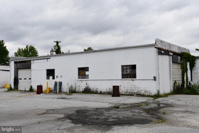 305 N VIRGINIA AVE, Carneys Point, NJ 08069