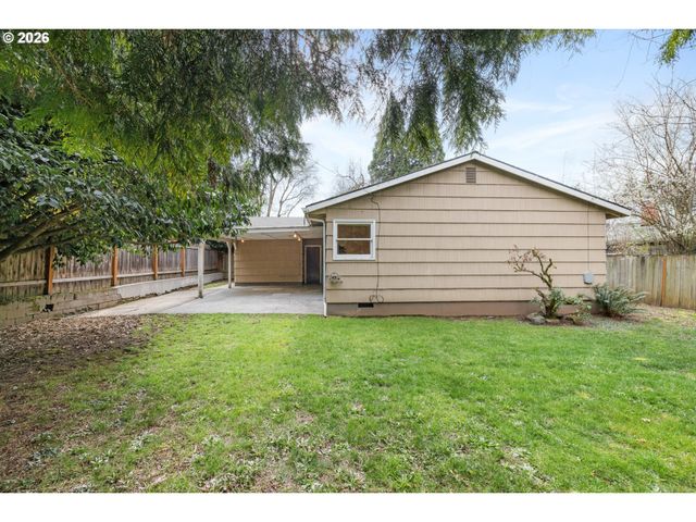 7825 Se SHERMAN St, Portland, OR 97215