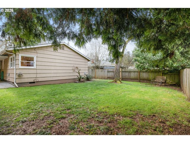 7825 Se SHERMAN St, Portland, OR 97215