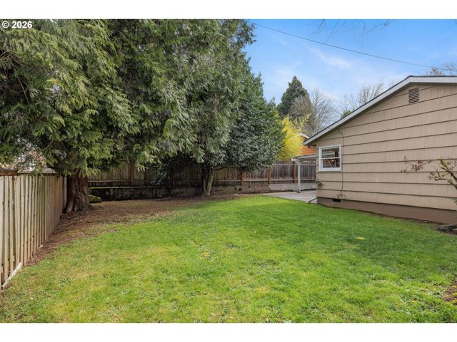 7825 Se SHERMAN St, Portland, OR 97215