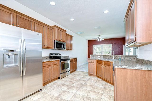 10733 STANDING STONE DRIVE, Wimauma, FL 33598