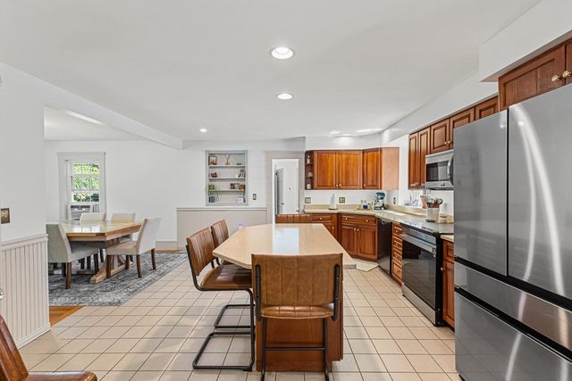 89 Bay State Rd, Rehoboth, MA 02769