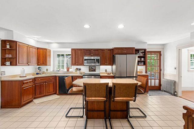 89 Bay State Rd, Rehoboth, MA 02769