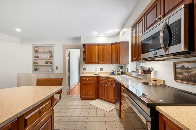 89 Bay State Rd, Rehoboth, MA 02769
