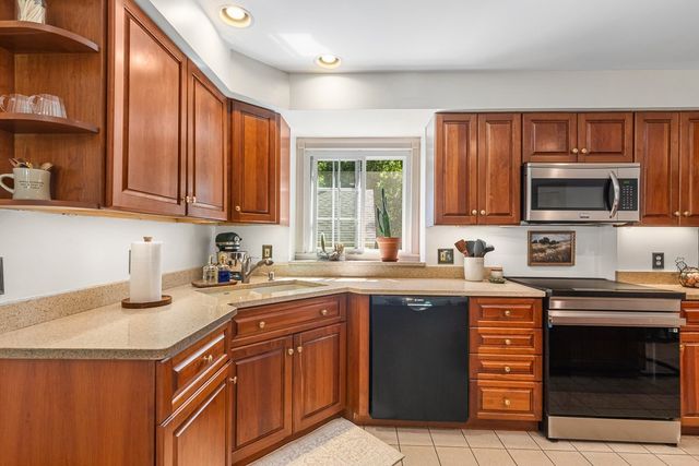 89 Bay State Rd, Rehoboth, MA 02769