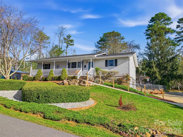 107 Edgewood Court, Arden, NC 28704