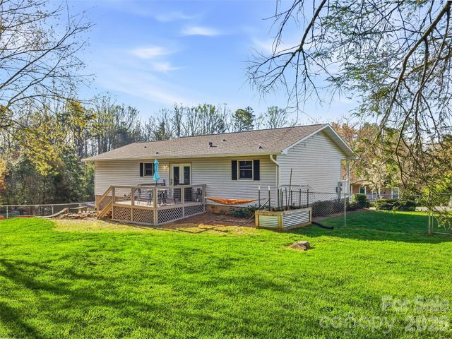 107 Edgewood Court, Arden, NC 28704