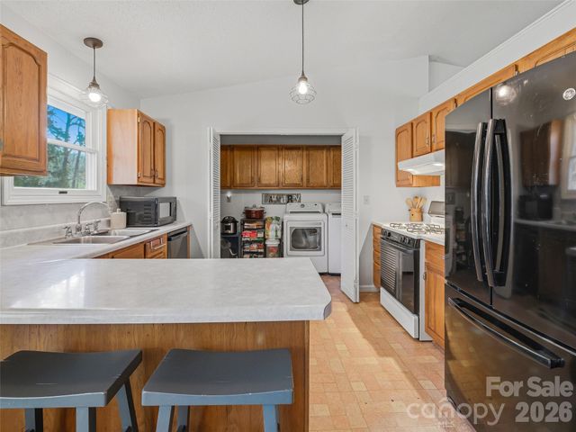 107 Edgewood Court, Arden, NC 28704