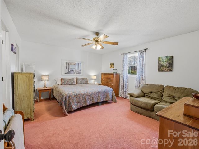 107 Edgewood Court, Arden, NC 28704